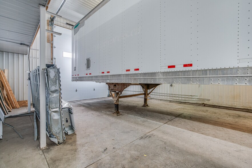 More Photos Of 19 Terry Fox Dr, Vankleek Hill Manufacturing For Sale