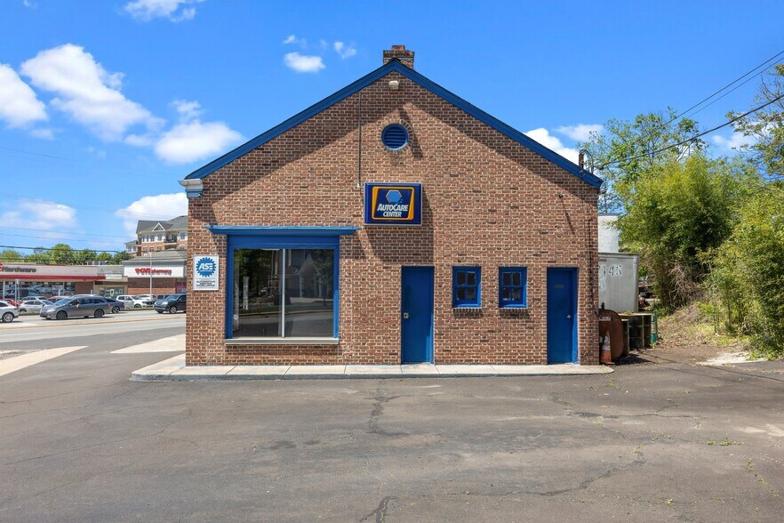 More Photos Of 2304 Huntingdon Pike, Huntingdon Valley Auto Repair For Sale