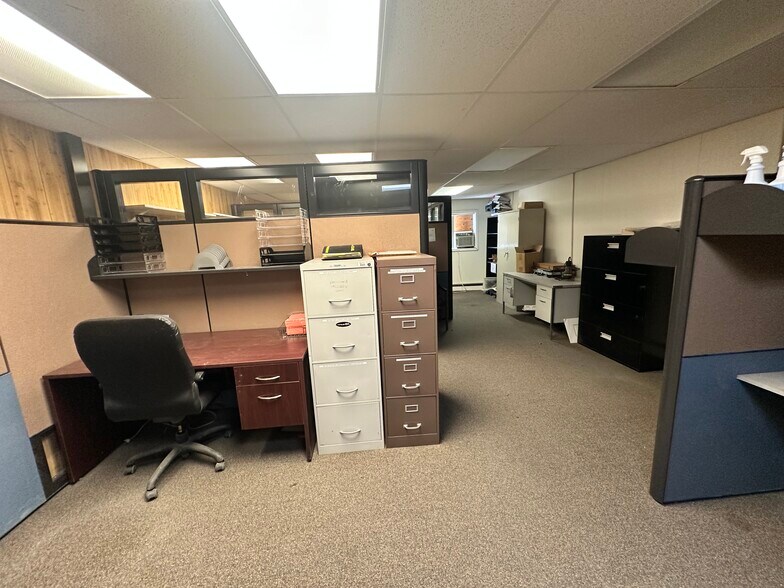 More Photos Of 2450 S 32nd St, Billings Warehouse For Sale