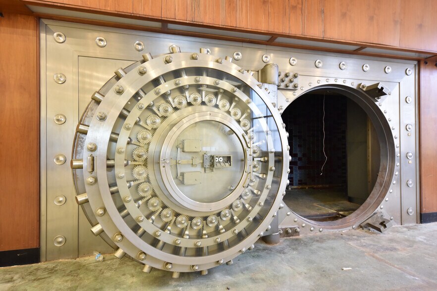 More Photos Of 4001-4015 N Oakland Ave, Shorewood Apartments For Sale