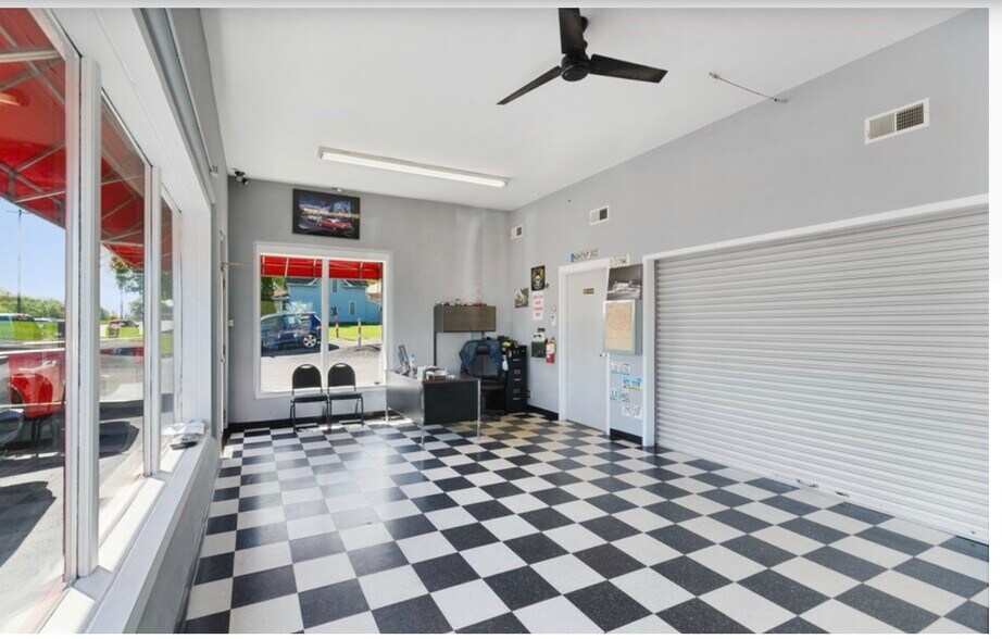 More Photos Of 1035 N Concord St, South Saint Paul Auto Dealership For Sale
