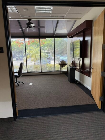 More Photos Of 321 E Hillsboro Blvd, Deerfield Beach Office For Sale