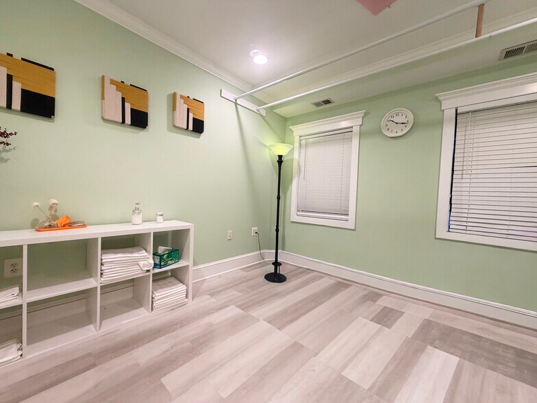 More Photos Of 8937 Shady Grove Ct, Gaithersburg Medical For Sale