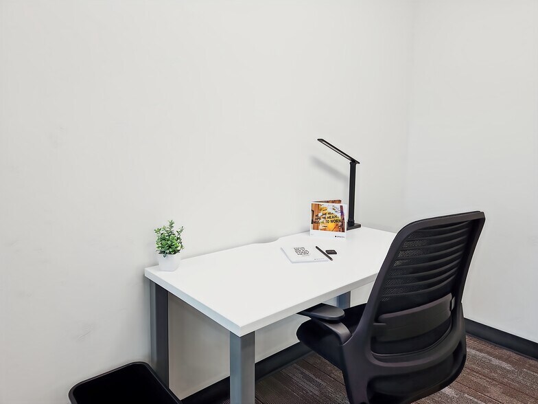 More Photos Of 540 N Broadway, Green Bay Coworking Space