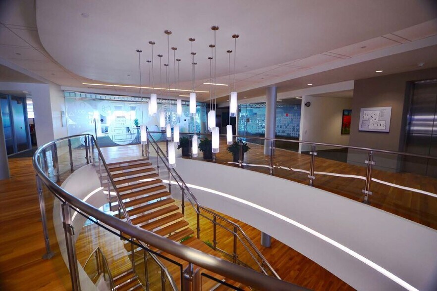 More Photos Of 13905 University Blvd, Sugar Land Medical For Sale