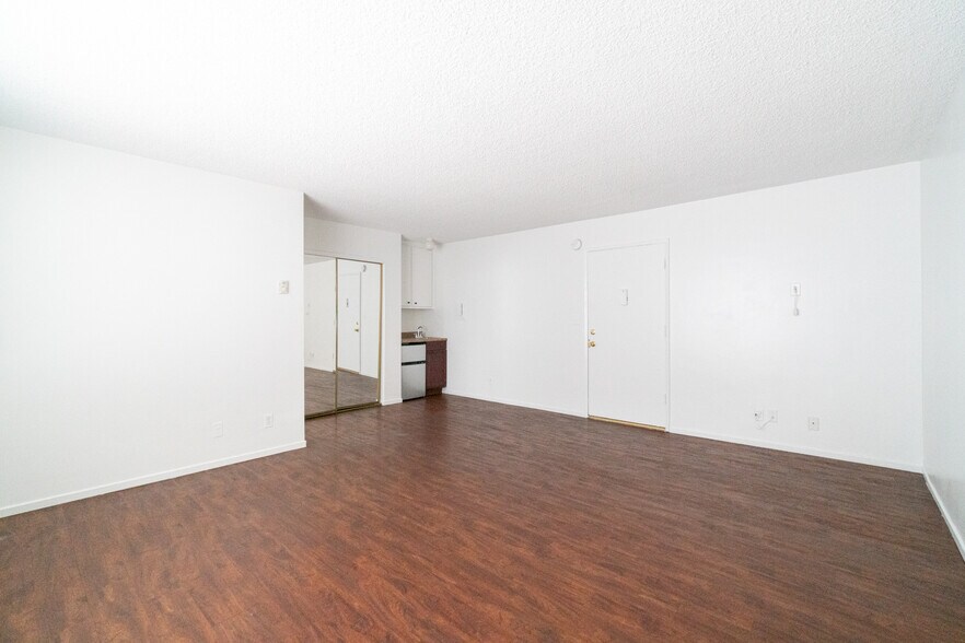More Photos Of 3961 Moore St, Los Angeles Apartments For Sale