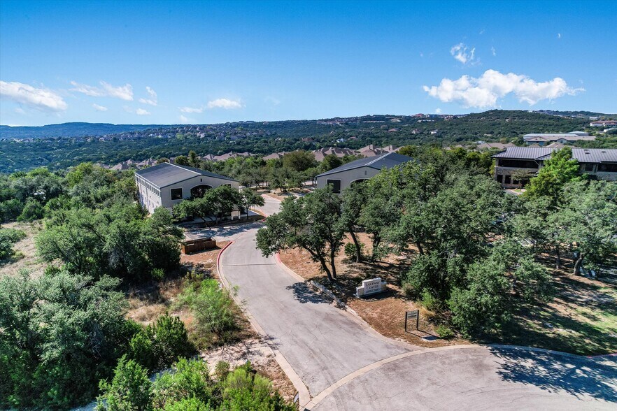 More Photos Of 7 Lakeway Centre Ct N, Lakeway Unknown For Lease