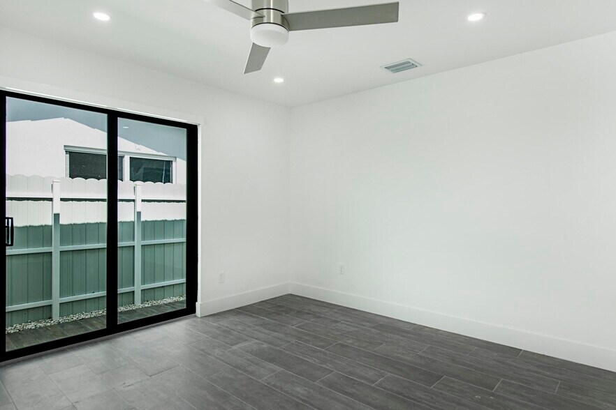 More Photos Of 10370 SW 24th St, Miami Apartments For Sale