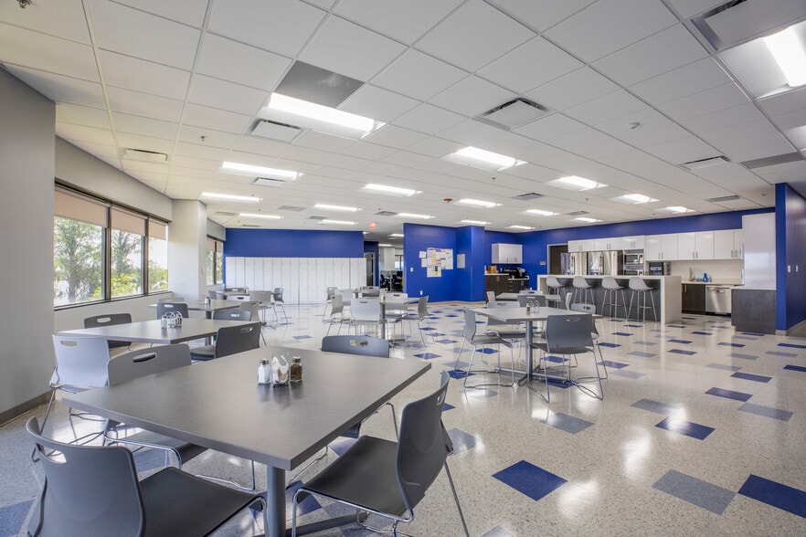 More Photos Of 5900 Lake Ellenor Dr, Orlando Office For Sale