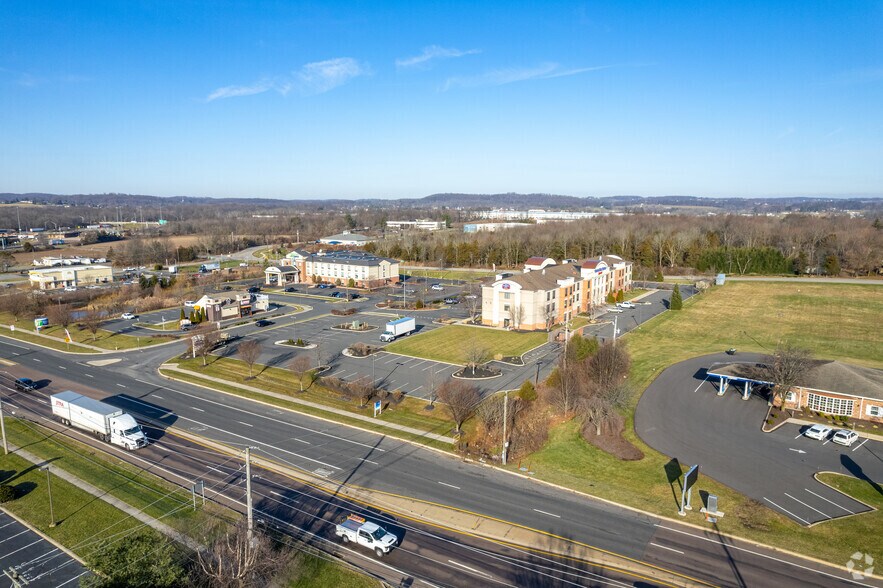 More Photos Of 1930 John Fries Hwy, Quakertown General Retail For Sale