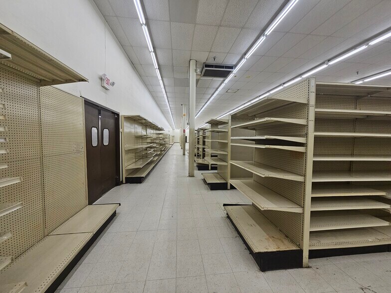 More Photos Of 15977-15981 State Route 170, Calcutta Freestanding For Lease