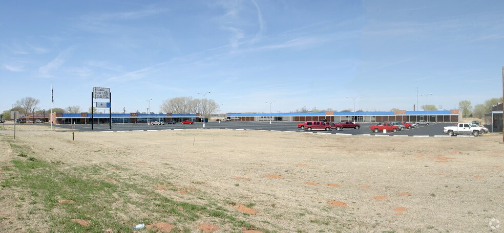 More Photos Of E Central Blvd, Anadarko General Retail For Sale