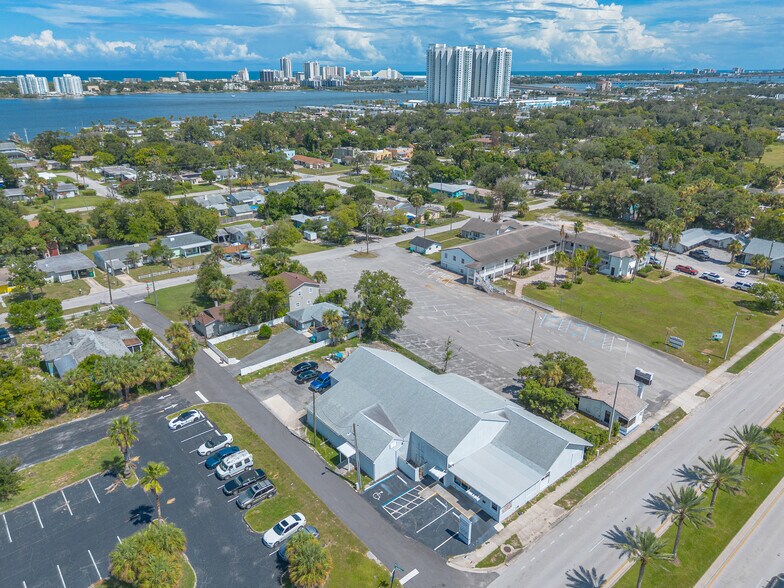 More Photos Of 529 Ridgewood Ave, Daytona Beach Freestanding For Lease