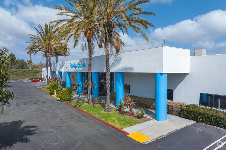 More Photos Of 3731 Warner Ave, Santa Ana Warehouse For Lease