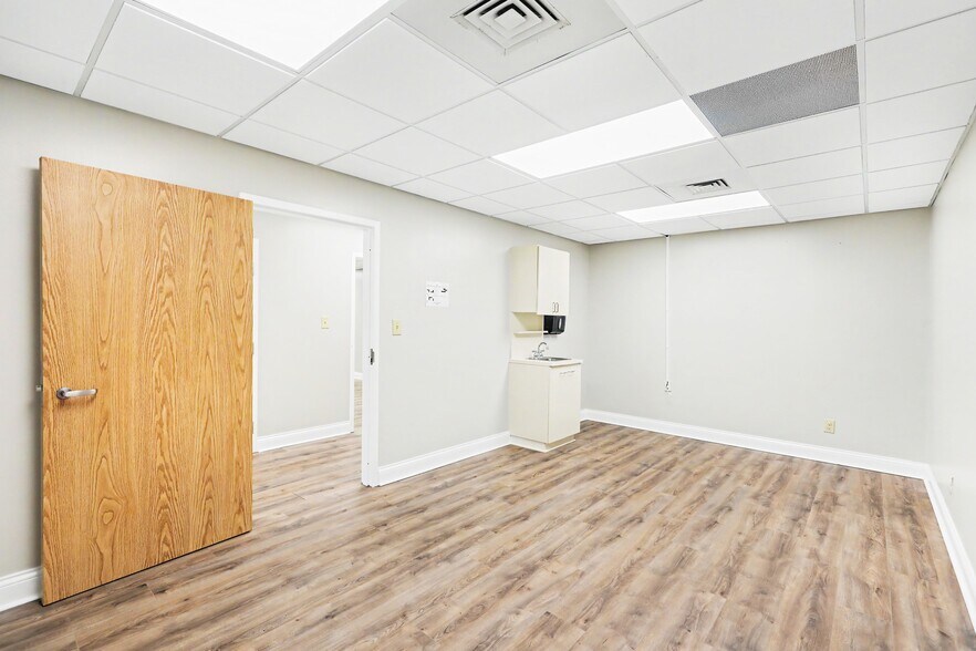 More Photos Of 470 Lake Concord Rd NE, Concord Medical For Lease