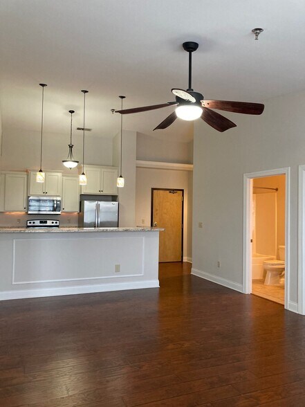 More Photos Of 700 N State St, Freeburg Freestanding For Sale