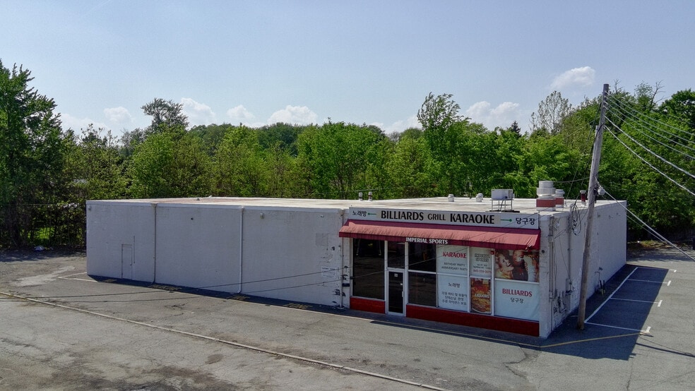 More Photos Of 64 Route 303, Tappan Restaurant For Lease
