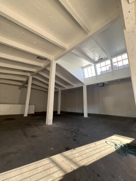 More Photos Of 805 8th St, Los Banos Industrial For Sale