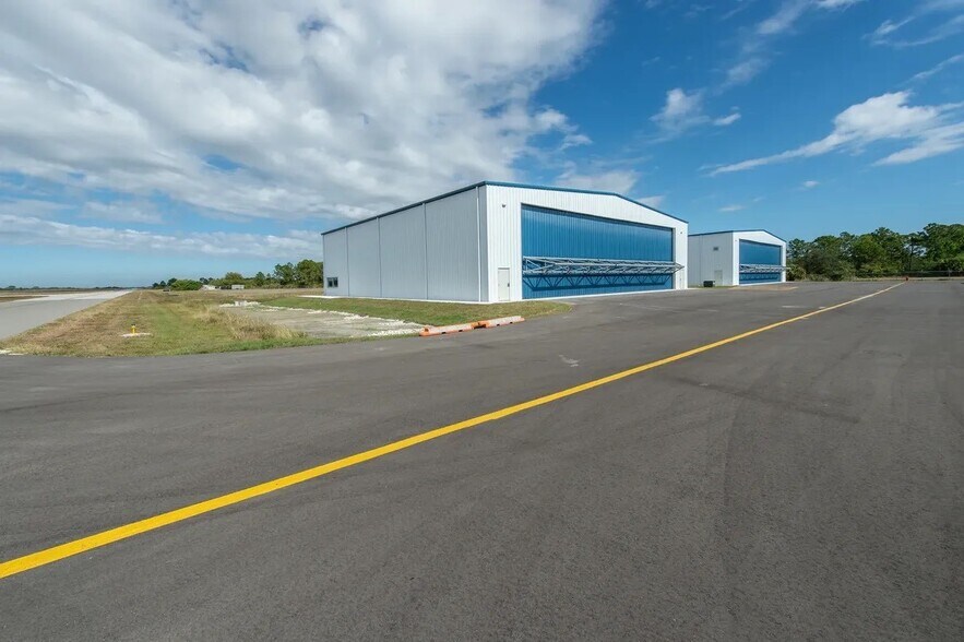 Primary Photo Of 229 Airpark Blvd, Immokalee Airplane Hangar For Sale