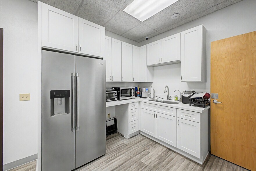 More Photos Of 2680 S Val Vista Dr, Gilbert Medical For Lease