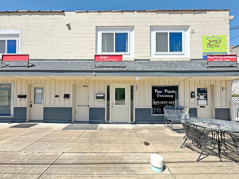 More Photos Of 207-209 S 2nd St, Festus Storefront Retail Residential For Lease