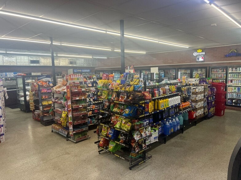 More Photos Of 2581 Sun Acres Blvd, Auburndale Convenience Store For Sale
