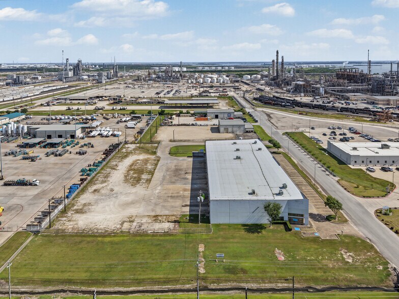 More Photos Of 10845 Strang Rd, La Porte Warehouse For Lease