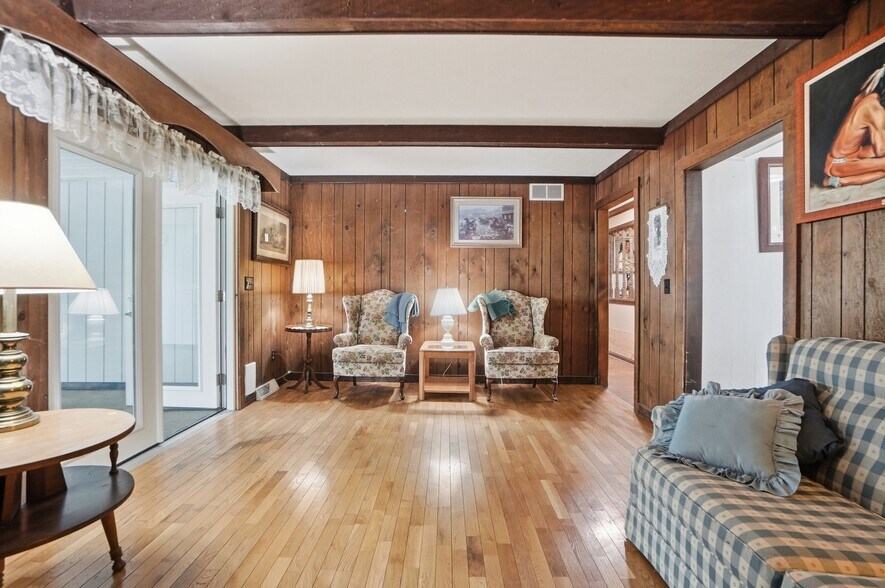 More Photos Of 2996 Millville Shandon Rd, Hamilton Specialty For Sale