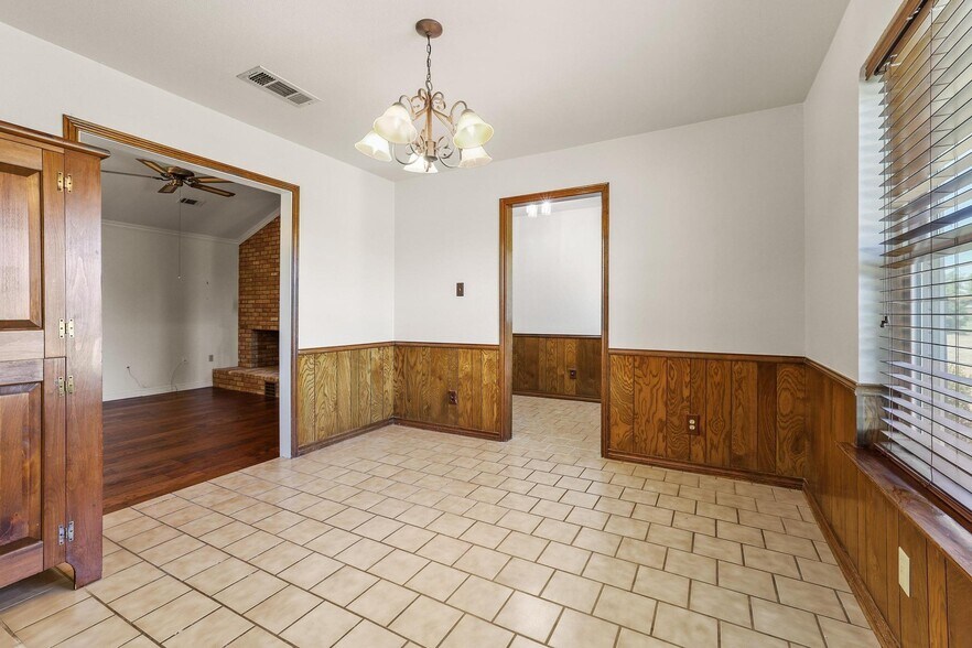 More Photos Of 12869 FM 1385, Pilot Point Light Distribution For Lease