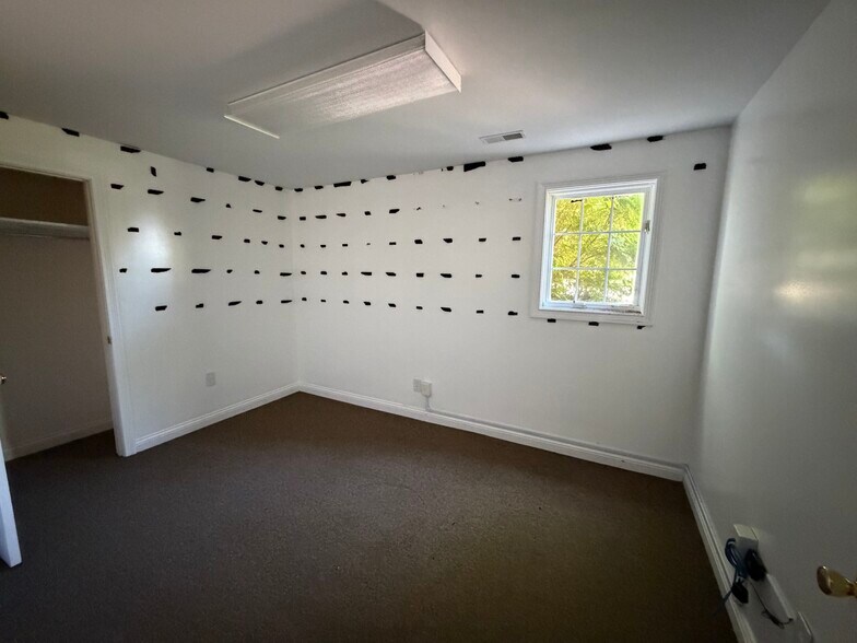 More Photos Of 102 Manor Ave, Bardstown Office For Sale