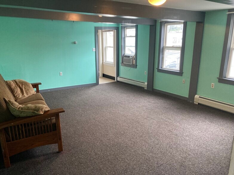 More Photos Of 9 N Main St, Bangor Light Distribution For Sale