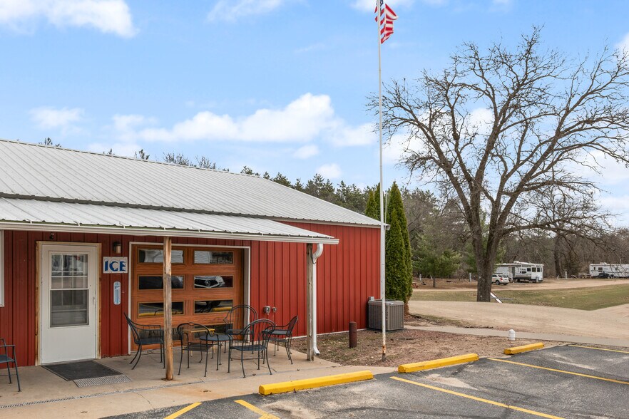 More Photos Of N1130 5th Rd, Coloma Trailer Camper Park For Sale