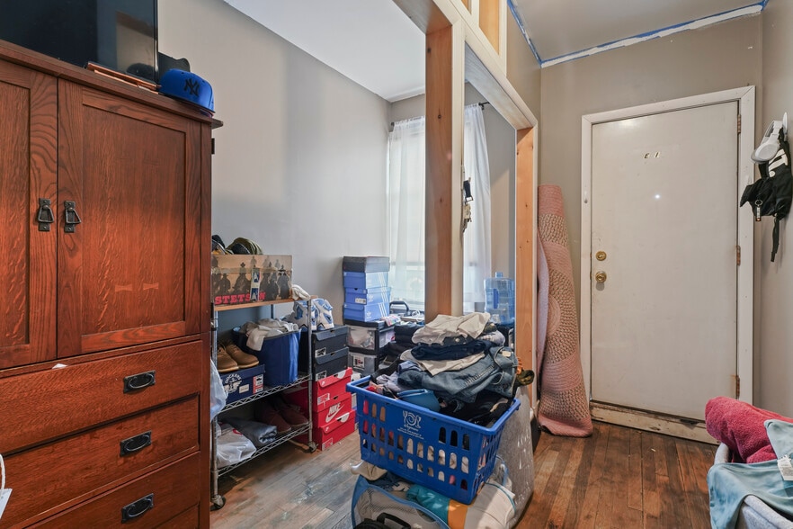 More Photos Of 165 Madison Ave, Albany Storefront Retail Residential For Sale