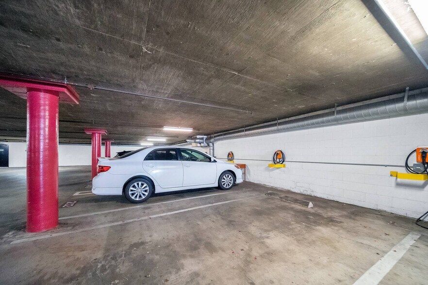 More Photos Of 1320 N Sycamore Ave, Los Angeles Apartments For Sale