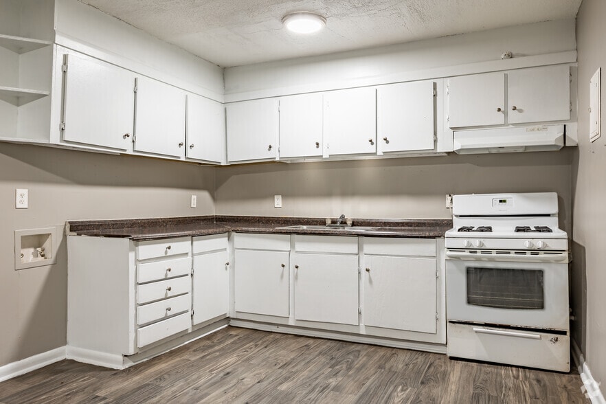 More Photos Of 3937 Glenwood Rd, Decatur Apartments For Sale