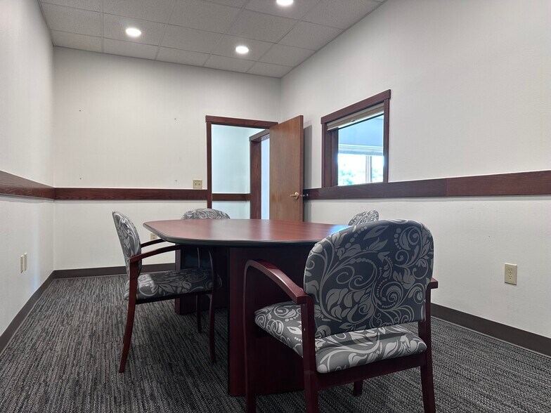 More Photos Of N7915 902nd St, River Falls Office For Lease