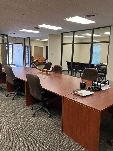 More Photos Of 3218 N Quincy St, Plainview Office For Sale