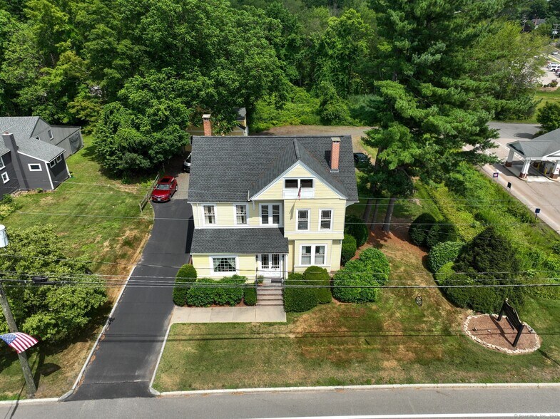 More Photos Of 8 W High St, East Hampton Office For Sale