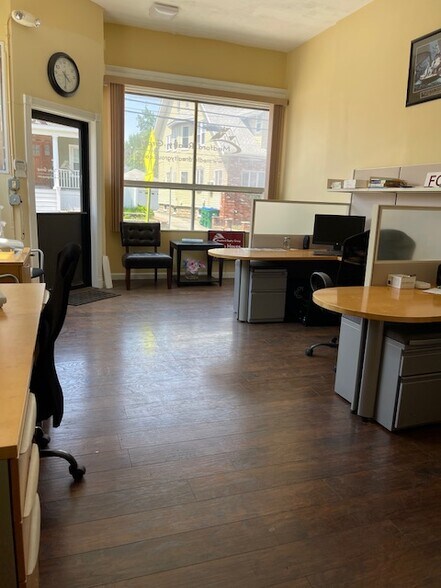 More Photos Of 121-123 Winthrop St, Medford Office For Sale