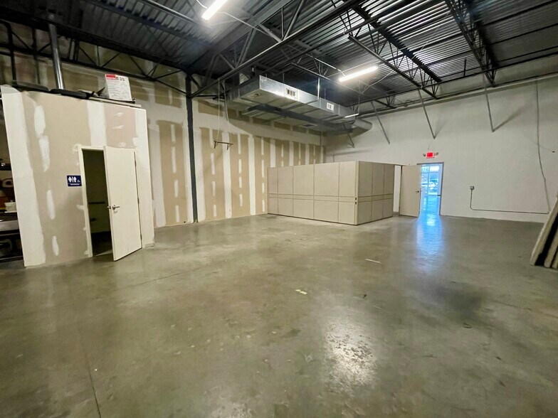 More Photos Of 4100-4136 Lafayette Blvd, Fredericksburg Light Distribution For Lease