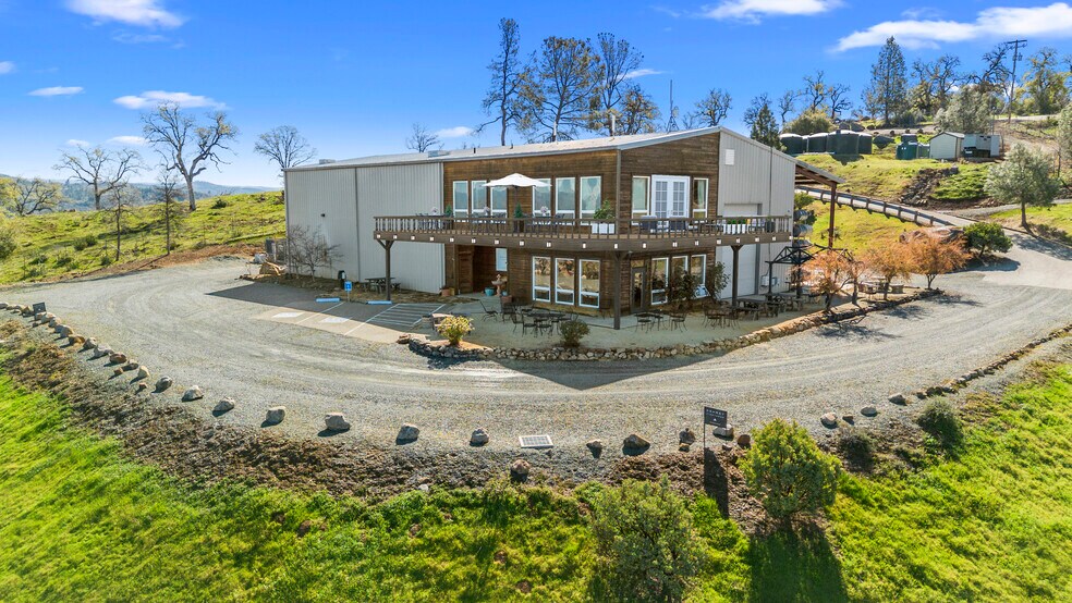 More Photos Of 6781 Tower, Somerset Winery Vineyard For Sale