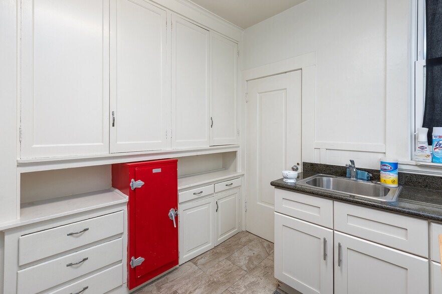 More Photos Of 1684 Washington St, San Francisco Apartments For Sale