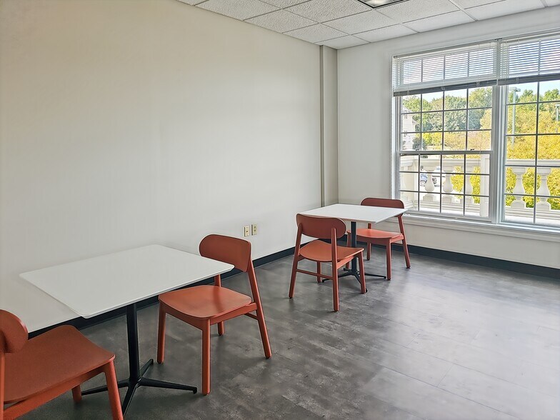 More Photos Of 4510 Weybridge Ln, Greensboro Coworking Space