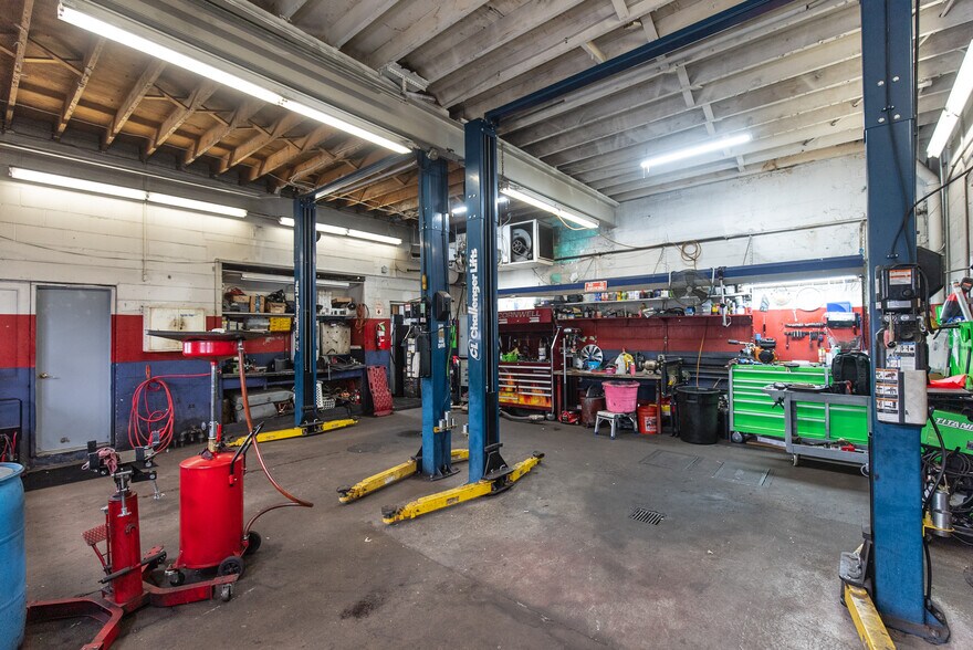 More Photos Of 8685 Torresdale Ave, Philadelphia Auto Repair For Sale