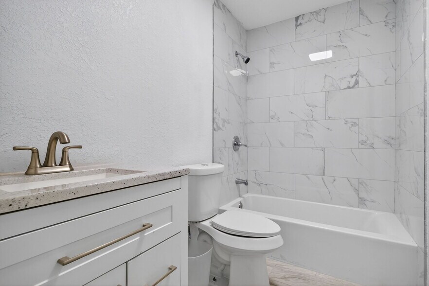 More Photos Of 11010 W Joan Dr, Odessa Warehouse For Sale