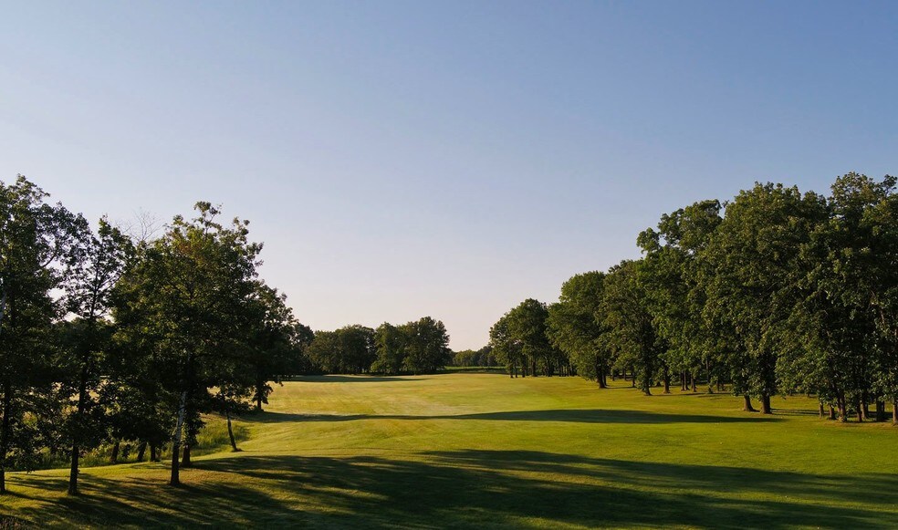 More Photos Of 31886 County Road 3, Eagle Bend Showroom For Sale