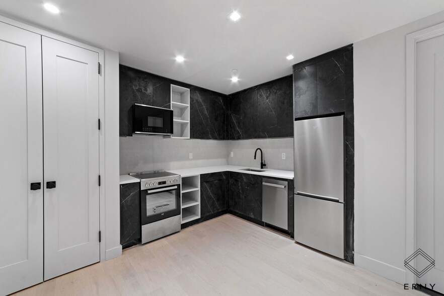 More Photos Of 193 Greenpoint Ave, Brooklyn Apartments For Sale