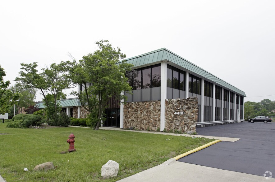 More Photos Of 4410-4414 Roosevelt Rd, Hillside Office For Lease