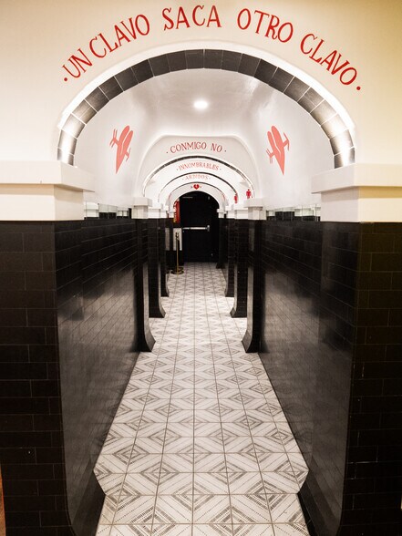 More Photos Of 1519 Wilshire Blvd, Santa Monica Restaurant For Sale
