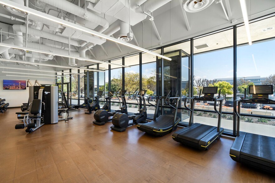 More Photos Of 5000 Birch St, Newport Beach Unknown For Lease